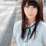 カメラの前で緊張しながらも実はエッチが大好きな上京したての女の子----