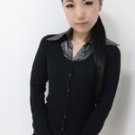 お金欲しさに風俗面接にやって来たセレブ人妻----