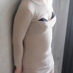 ［406P］ X in a Knitted Dress